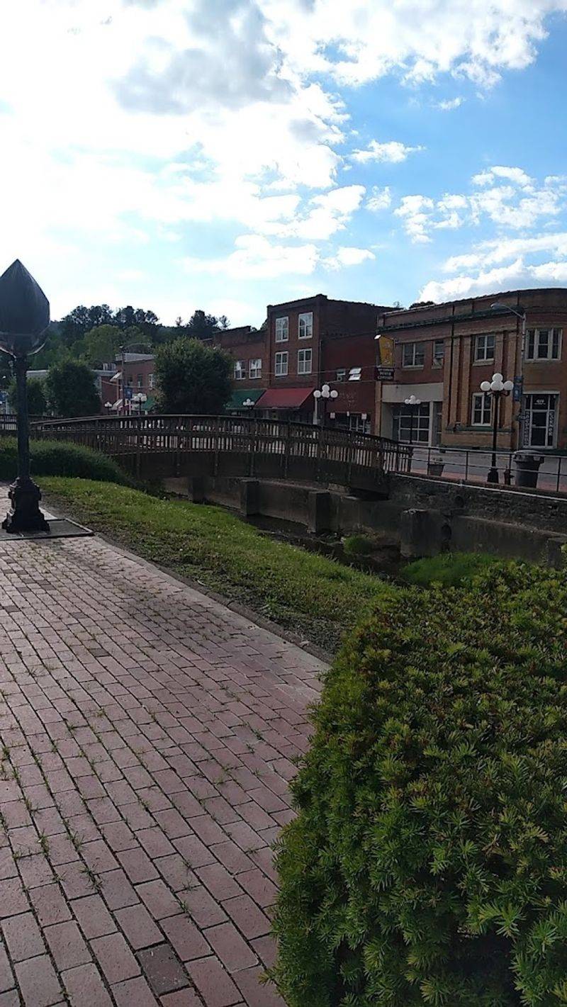 Exploring Coeburn: The Small Town with Big Mountain Charm