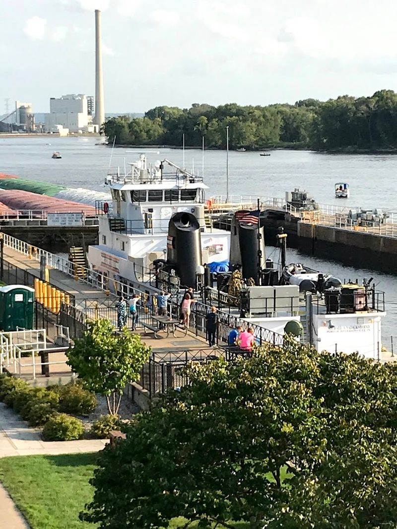 Watch Barges And Lock Traffic Like It’s River Theater