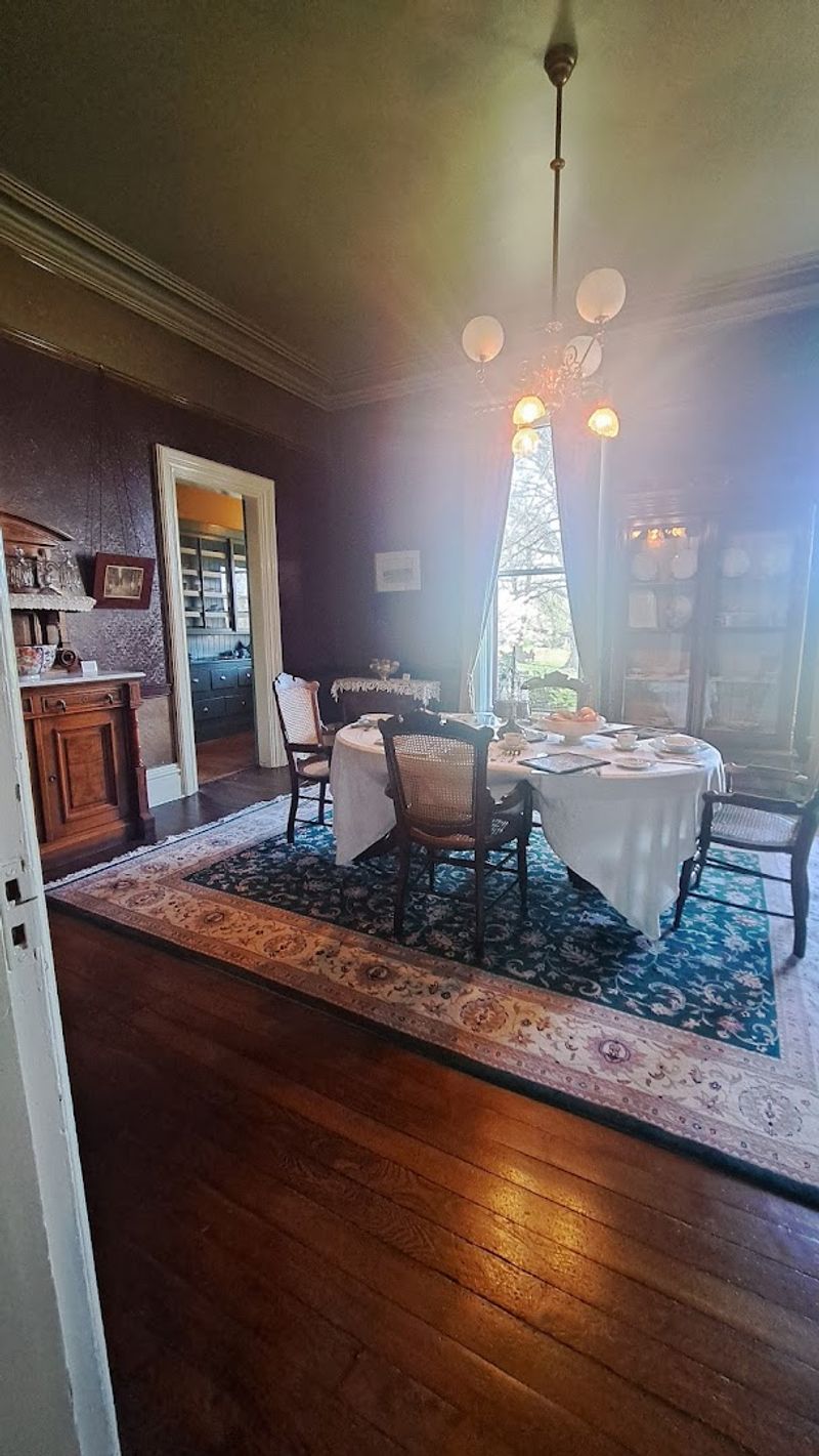 The Free Guided Tours and What to Expect