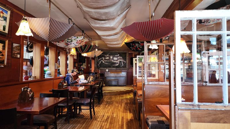 The Drift Inn Hotel and Restaurant, Yachats, OR