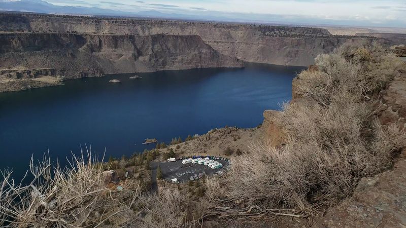 Hiking the Canyon Trail to the Rim