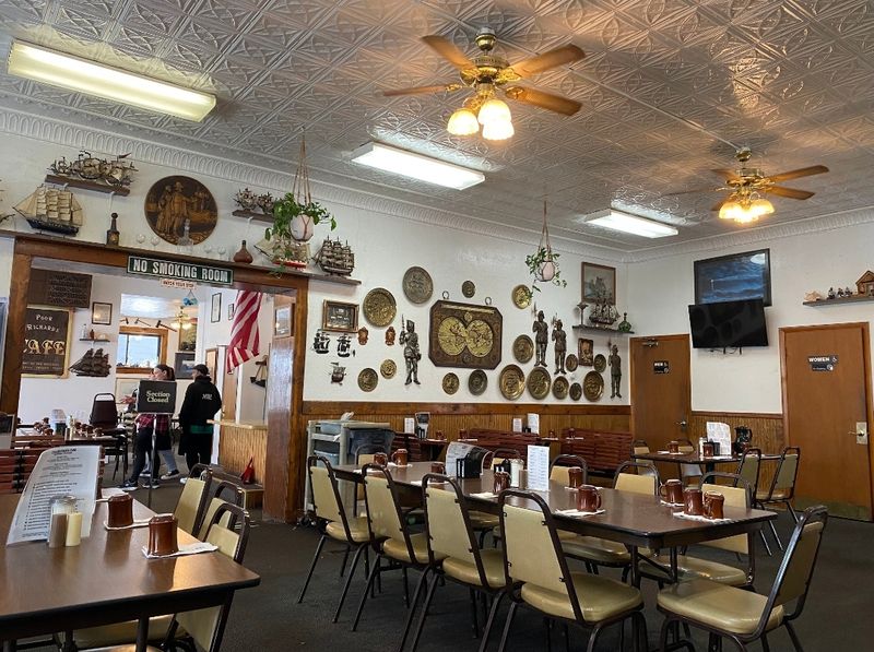 Early Hours That Reward the Morning Person