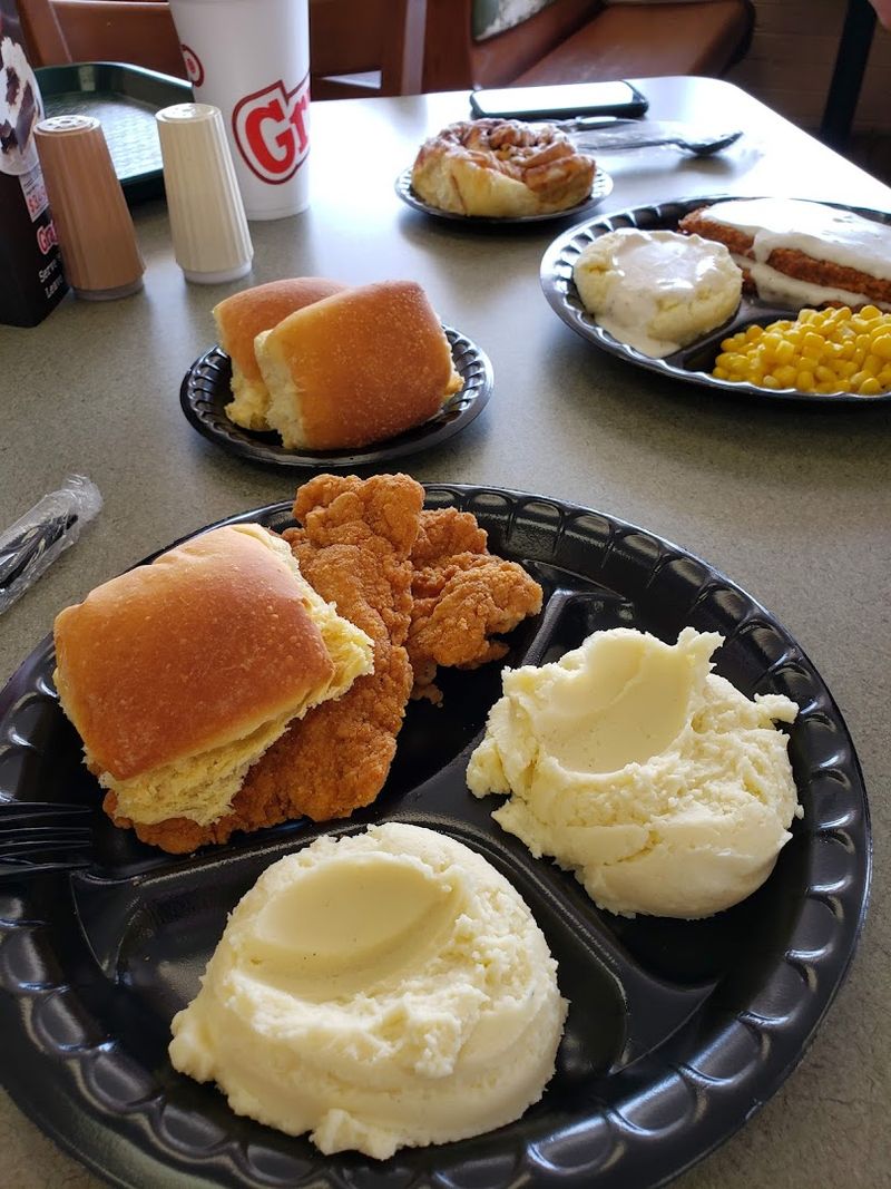 Pecan Pie and the Sweet Finish You Deserve