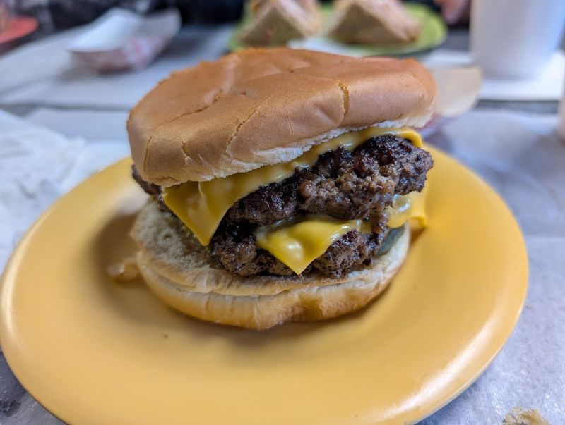 Linda's Diner, Mathews