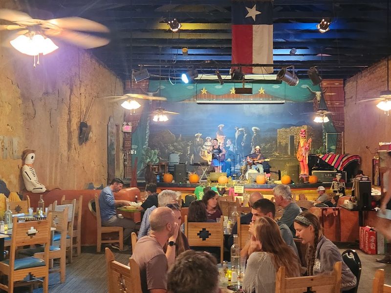 Live Music That Turns Dinner Into Something You Won't Forget