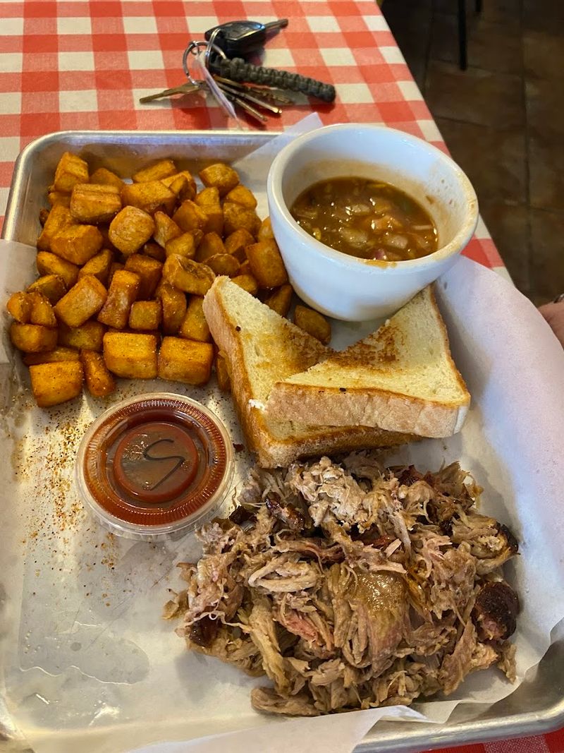 Pulled Pork Plates Carry a Lot of Flavor