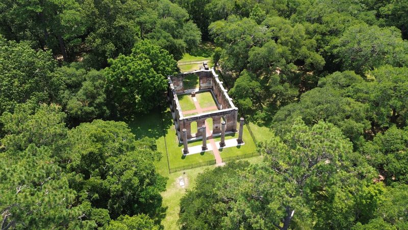 Live Oaks And Old Graves That Create The Whole Atmosphere