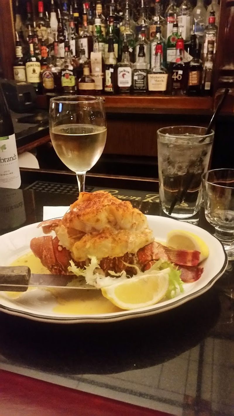 A Menu That Respects Seafood as Much as Steak