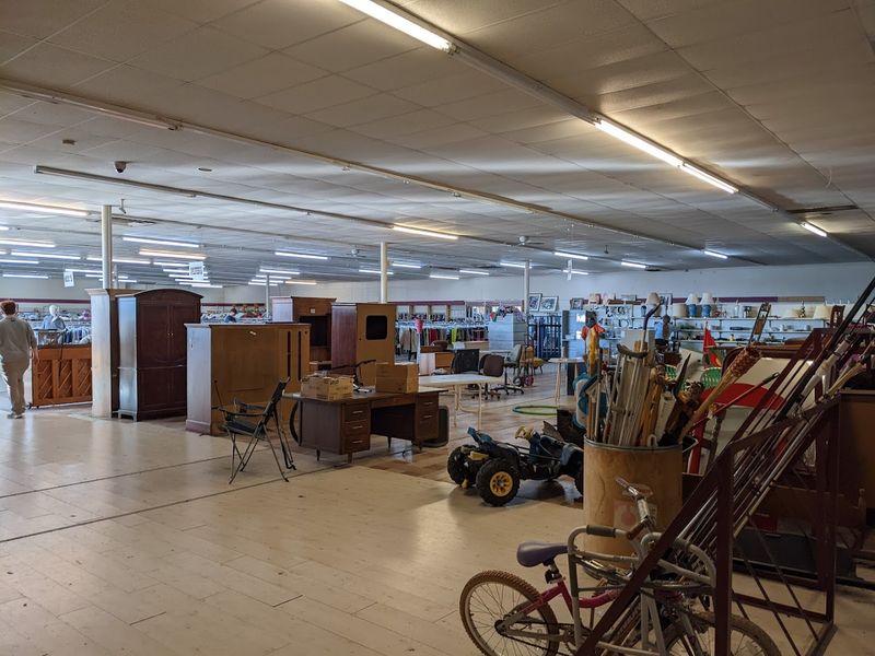 Furniture Finds Waiting for a Second Life