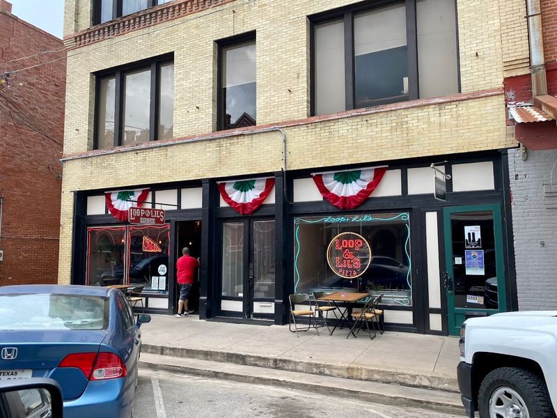Loop & Lil's Pizza, Texas