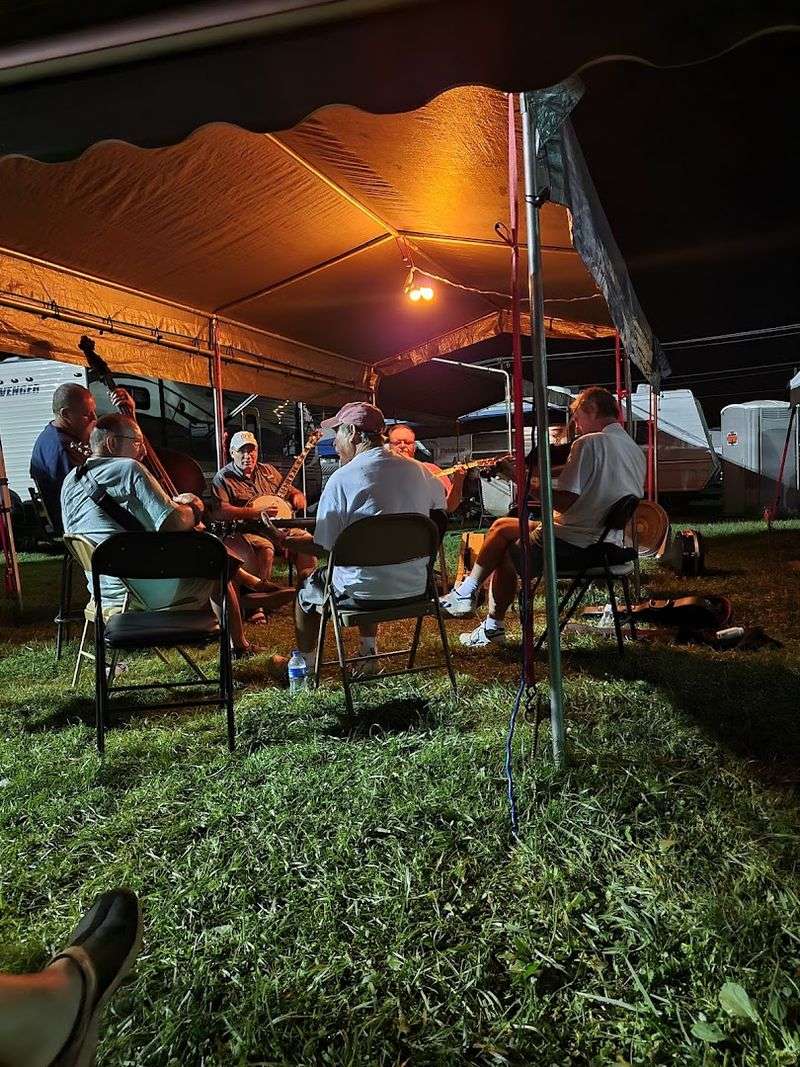 The Jam Sessions Nobody Officially Organizes