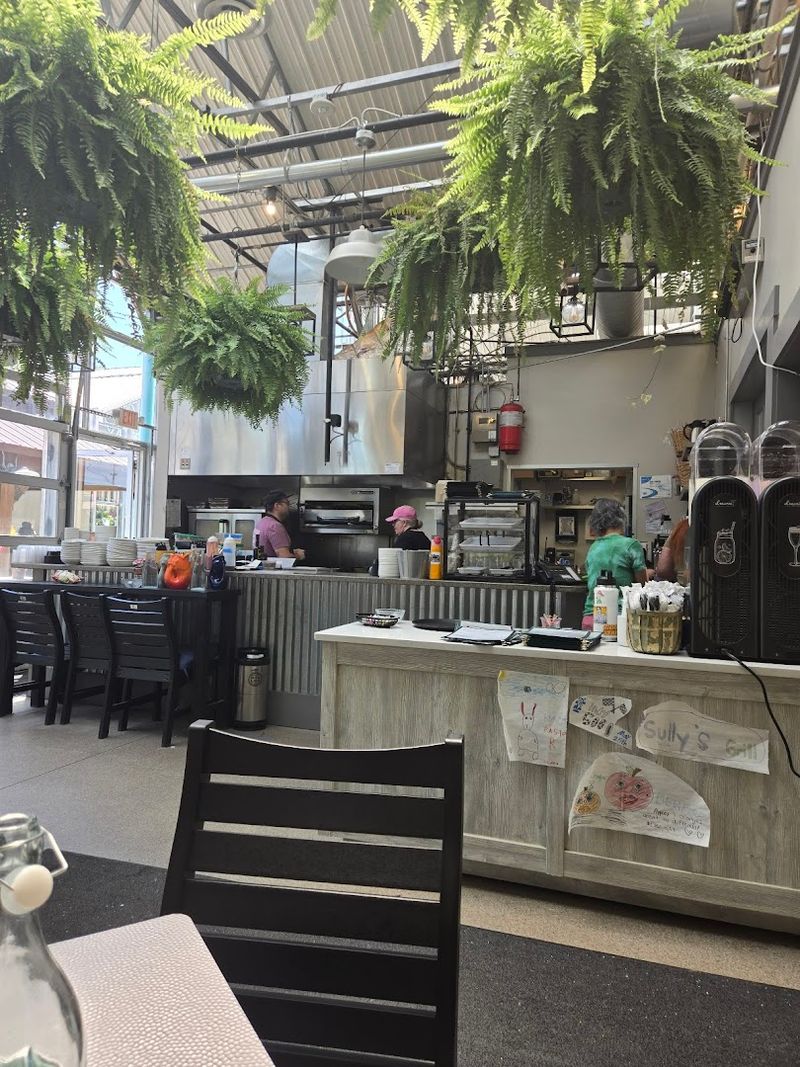 The Hardware Store Shopping Experience That Pairs Perfectly With Lunch