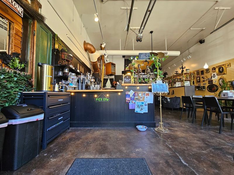 Memento Mori Cafe, Portland, Oregon