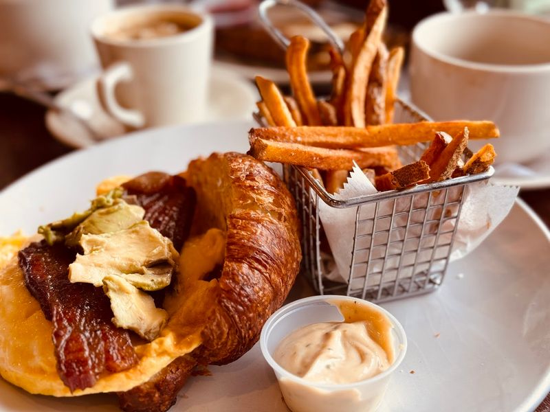 Brunch Here Feels Like a Weekend Ritual Worth Adopting