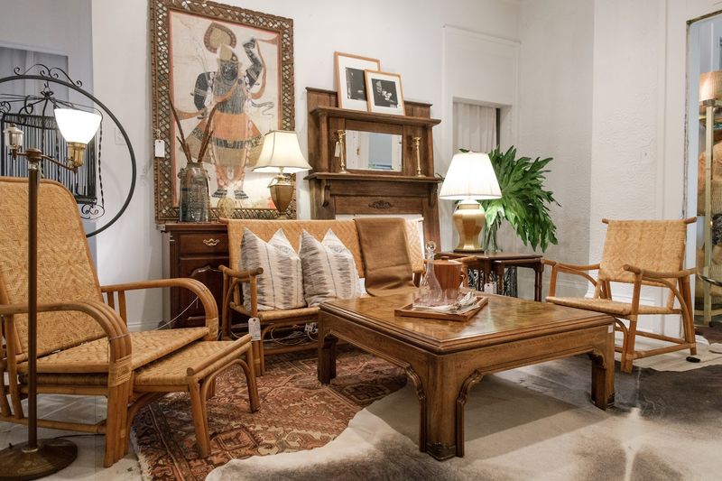 Vintage Furniture Corners That Look Staged On Purpose