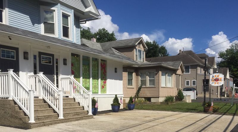 A Welcoming Space for Both Beginners and Experienced Quilters