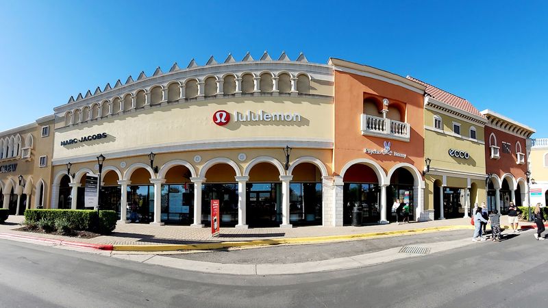 Lululemon and Sportswear That Moves as Fast as the Shoppers