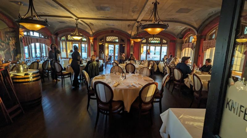 An Atmosphere That No Modern Restaurant Can Replicate