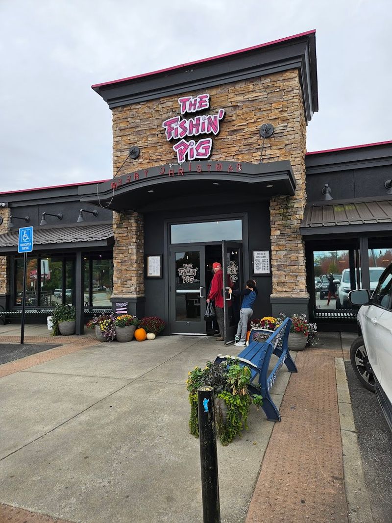 How to Find The Fishin' Pig and Plan Your Visit