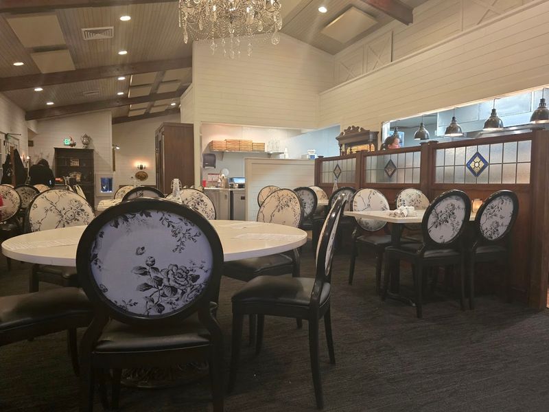 Filberts Farmhouse Kitchen, Aurora, OR