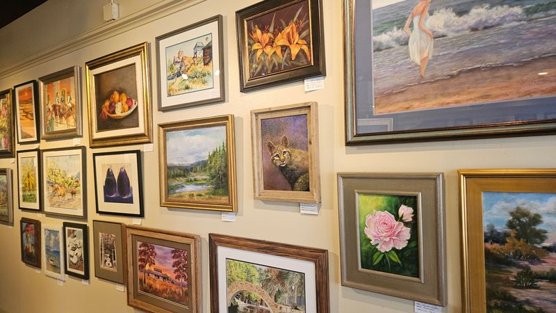 The Downtown Art Gallery and the Fine Arts League