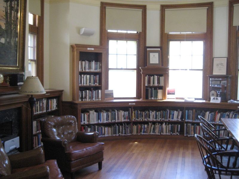 Carver Memorial Library