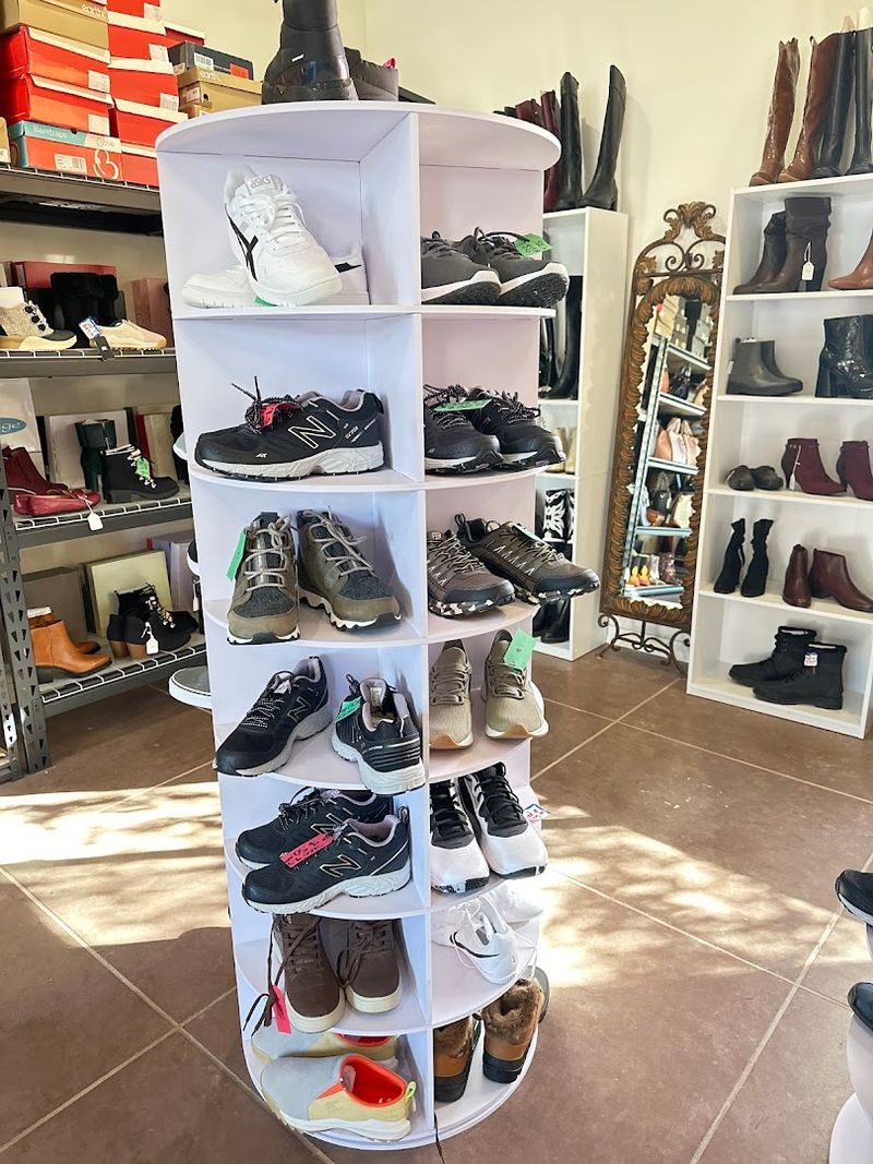 Clothing and Apparel Inventory That Keeps Resellers Stocked