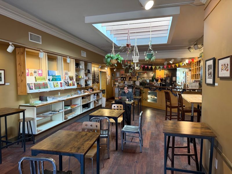 Hours And Timing Tips For A Calmer Upstairs Seat