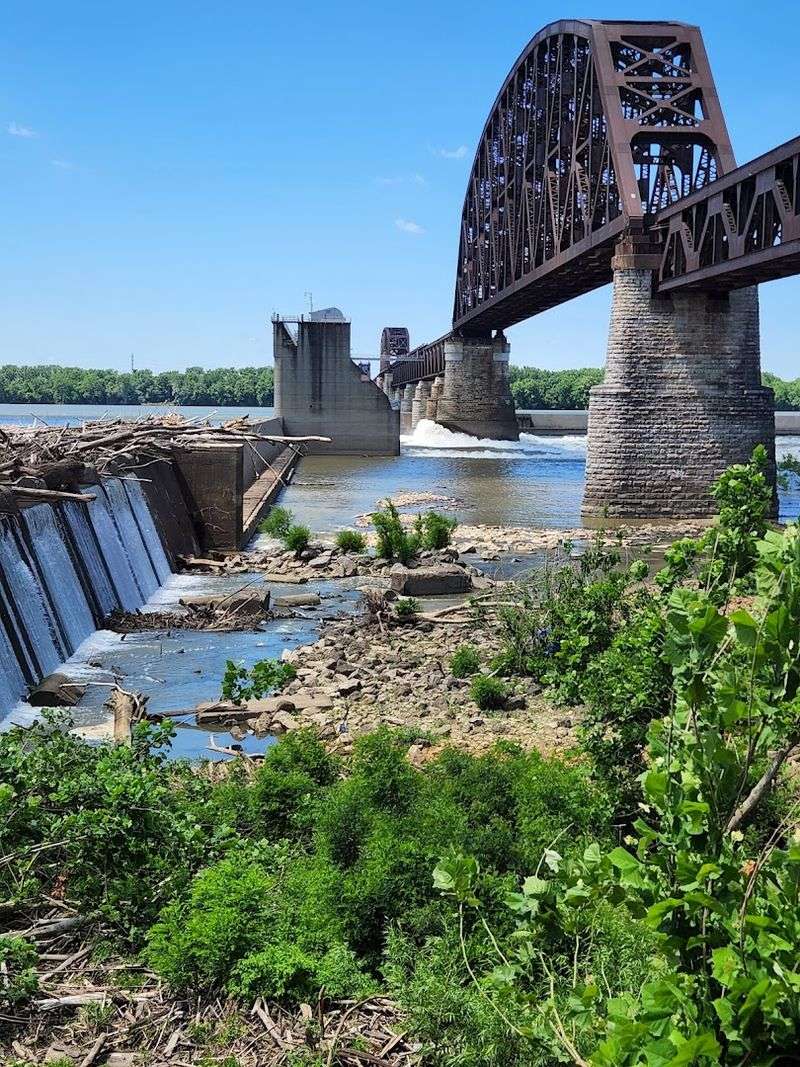 Visit Nearby Attractions and Make a Full Day of It in Clarksville