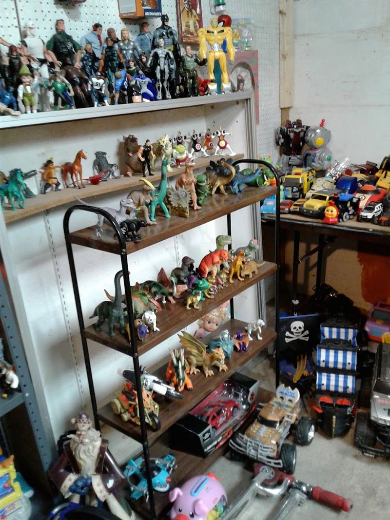 Nearby Spots Make Cedar Lake a Full Day Worth of Exploring