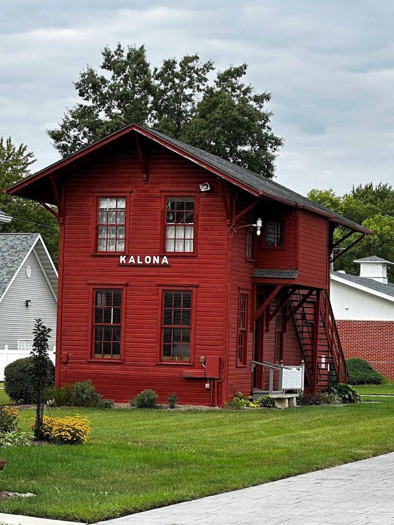 Rail Depot With Stories That Roll Forward