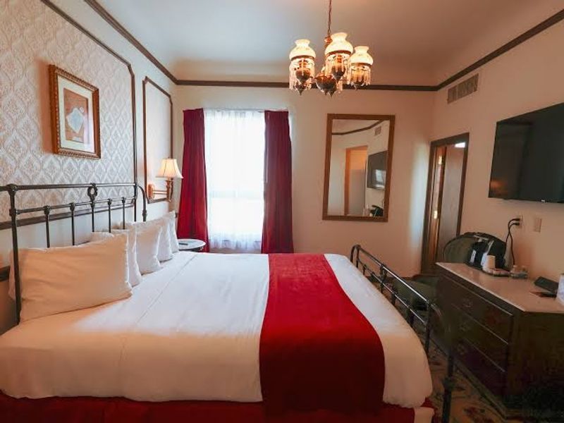 The Pearl Story People Quietly Hope To Run Into