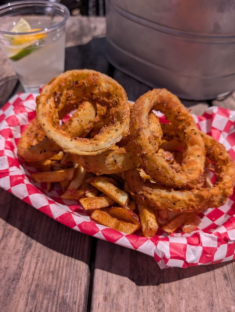 The Legendary Onion Rings Everyone Talks About