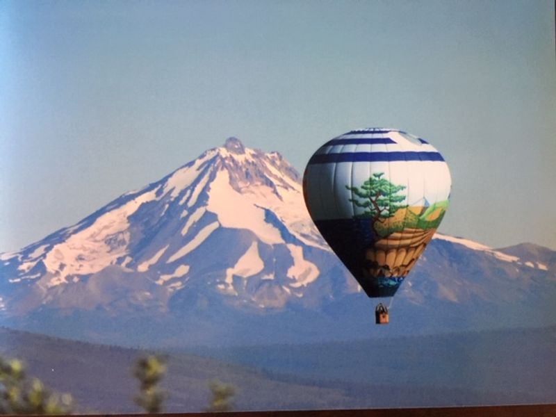 Sweeping Views of the Cascade Mountain Range