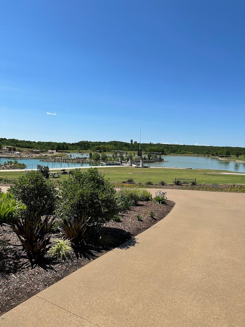 A Lakeside Promenade Made for Slow, Aimless Wandering