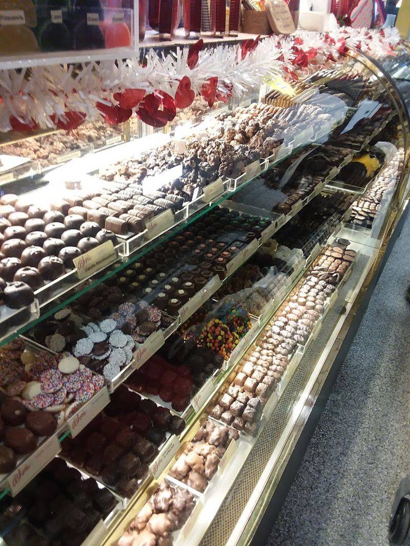 Bakery Cases That Pull You In Fast