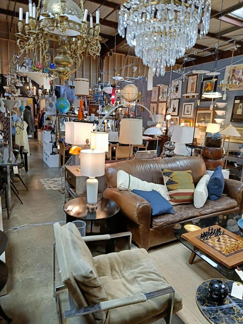 Style Mix That Jumps From Cottage To Castle Without Whiplash