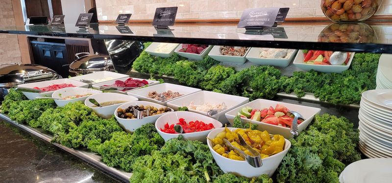 The Salad Bar That Punches Way Above Its Weight