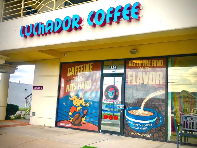 A Mom-and-Daughter Operation With Real Heart