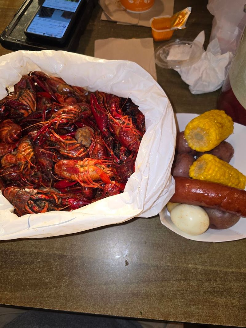 Live Crawfish and the Backyard Boil Tradition