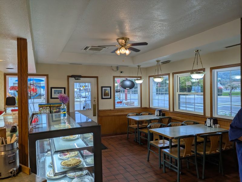 Don's Main Street Family Restaurant, Reedsport, OR