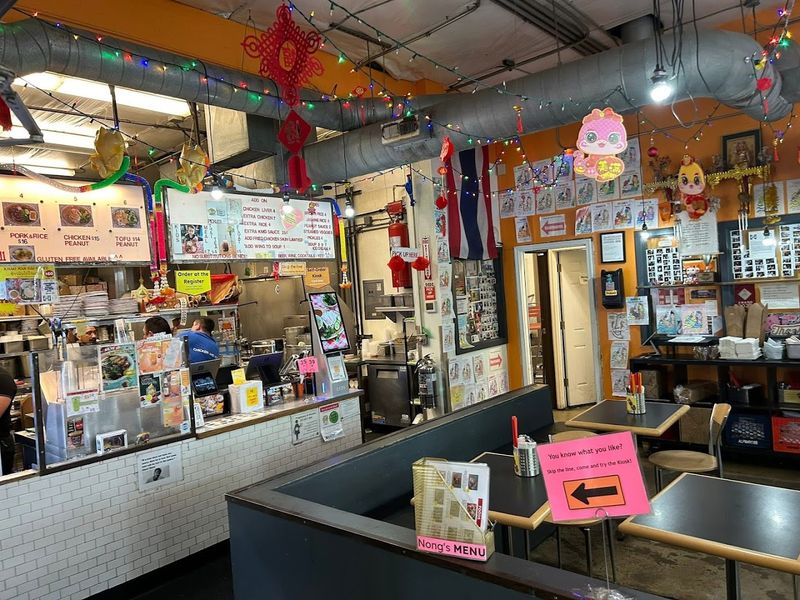 Nong's Khao Man Gai, Portland, Oregon