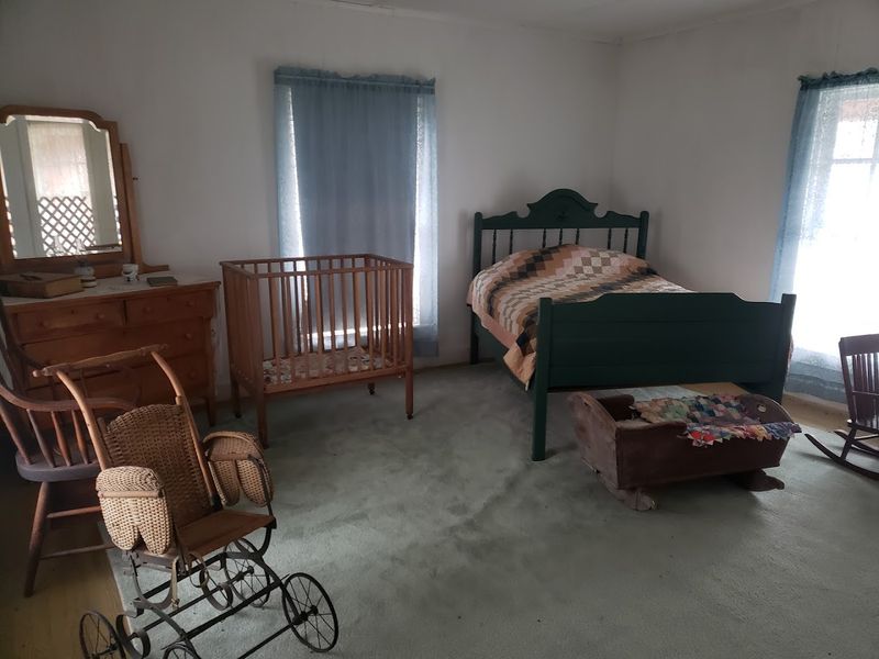 Quilts And Textiles That Speak In Patterns