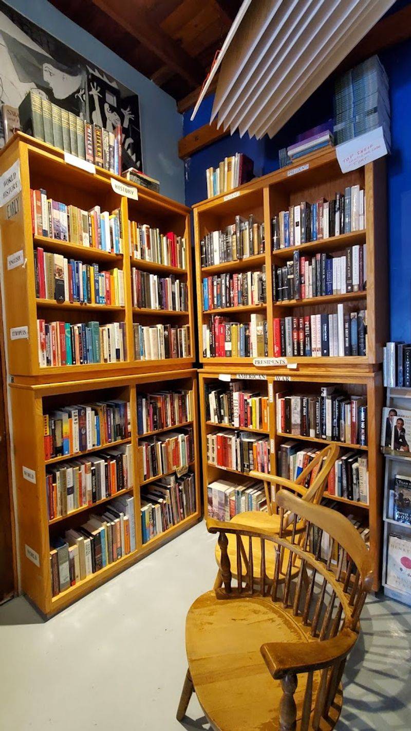 Tsunami Books, Eugene, Oregon