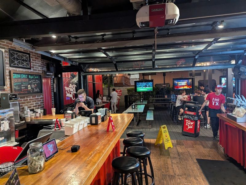 Late Night Hours That Actually Make Sense