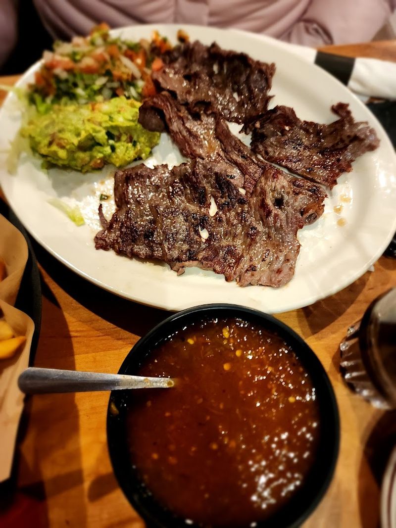 Sauce Choices And Combo Plates That Make Ordering Weirdly Competitive