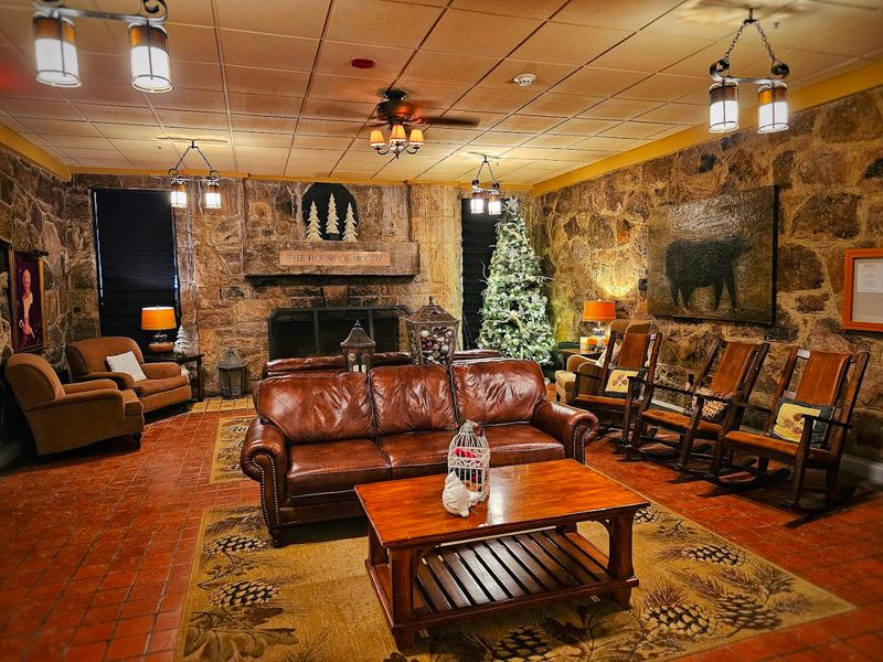 Stony Creek Tavern and the Art of Mountain Atmosphere