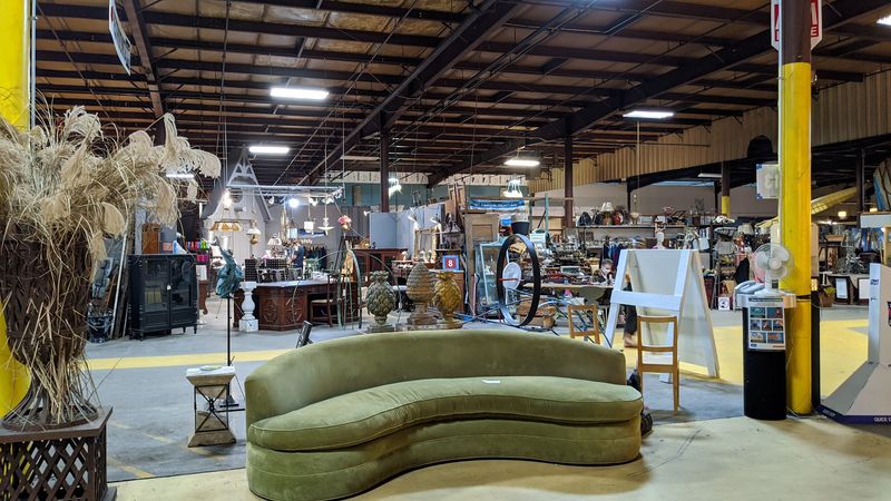 Hours And Timing Tips For A Calmer Treasure Hunt