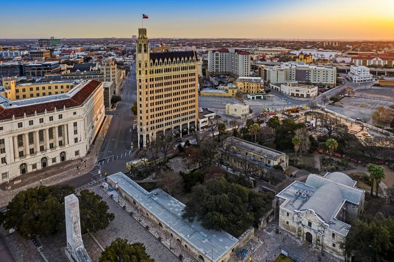 The Emily Morgan Hotel