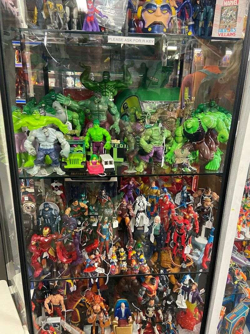 Marvel and DC: The Ultimate Showdown Shelf